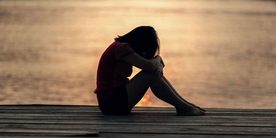 how-to-meditate-your-way-through-a-messy-breakup-image mindfulness divorce grief sessions
