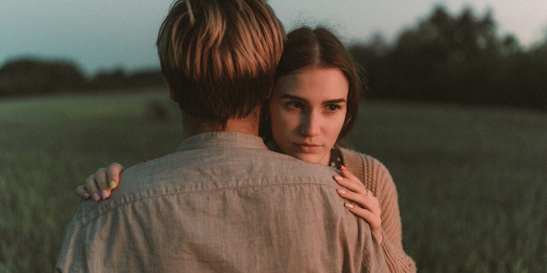 why-your-brain-goes-wild-in-relationships-and-how-to-stop-the-anxiety-loop-image attachment anxiety relationship patterns