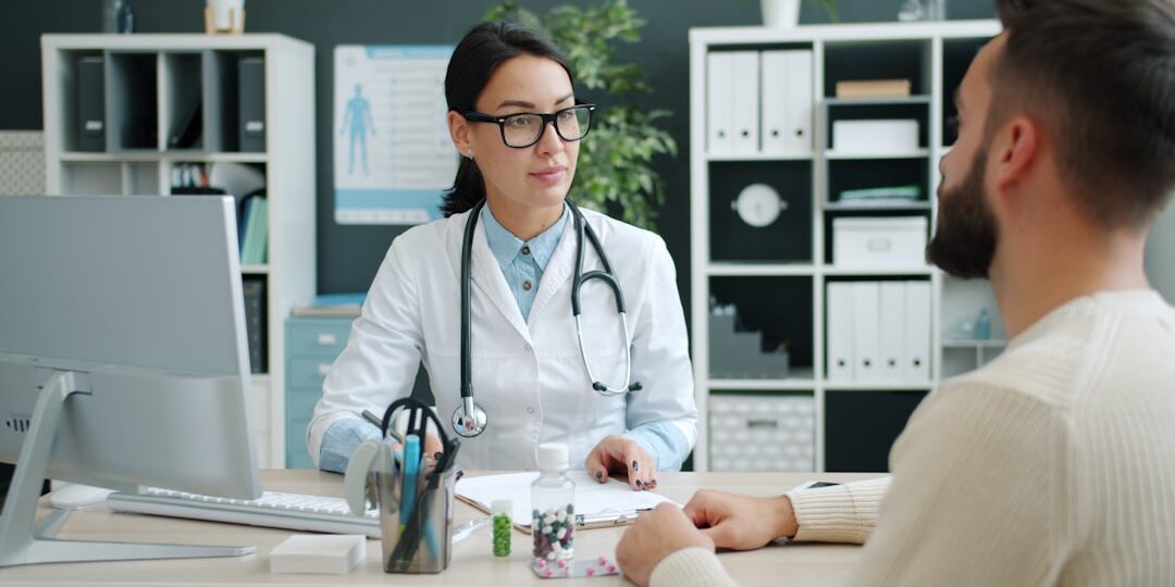 panic-attacks-and-panic-disorder-diagnosis-and-treatment-options-image Clinical evaluation with healthcare provider discussing panic symptoms